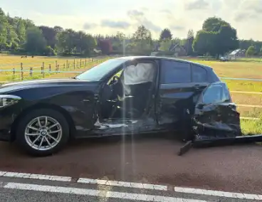 Flinke schades na aanrijding tussen auto's