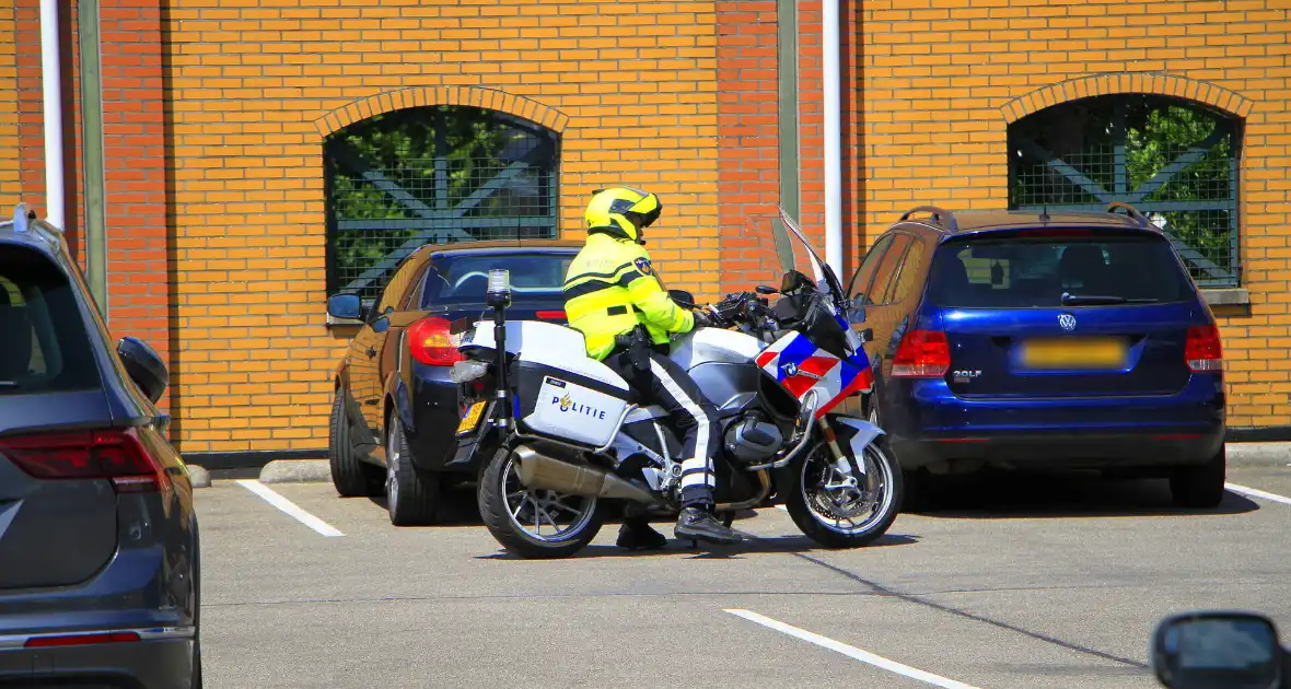 Bestuurder rijdt scootmobiel aan, merkt niks en rijdt door - Foto 11
