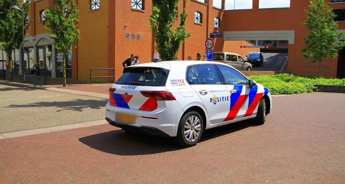 Bestuurder rijdt scootmobiel aan, merkt niks en rijdt door - Foto 13