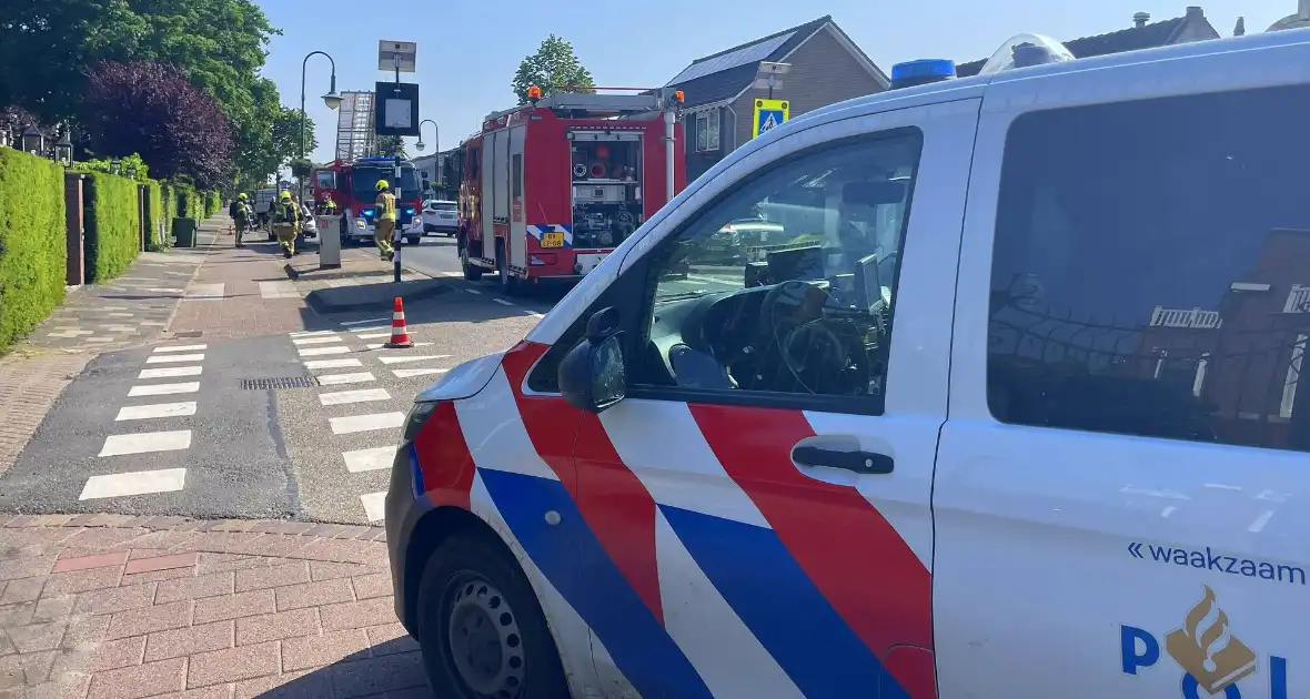 Brandweer ingezet voor brand achter een woning - Foto 2