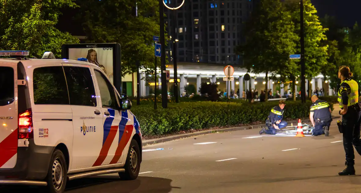 Politie schept fietser tijdens spoedrit - Foto 10