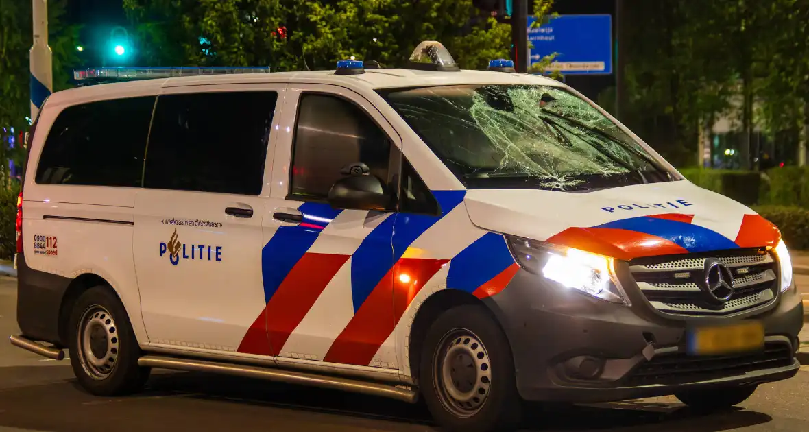 Politie schept fietser tijdens spoedrit - Foto 12