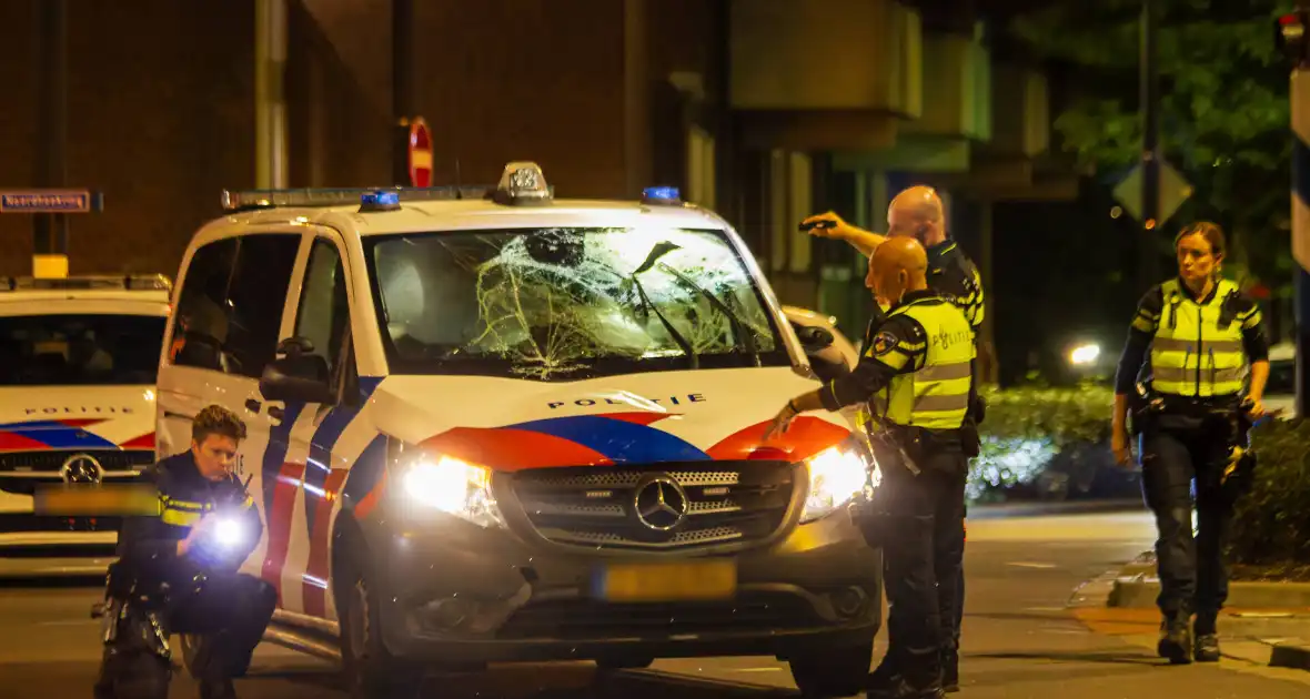 Politie schept fietser tijdens spoedrit - Foto 15
