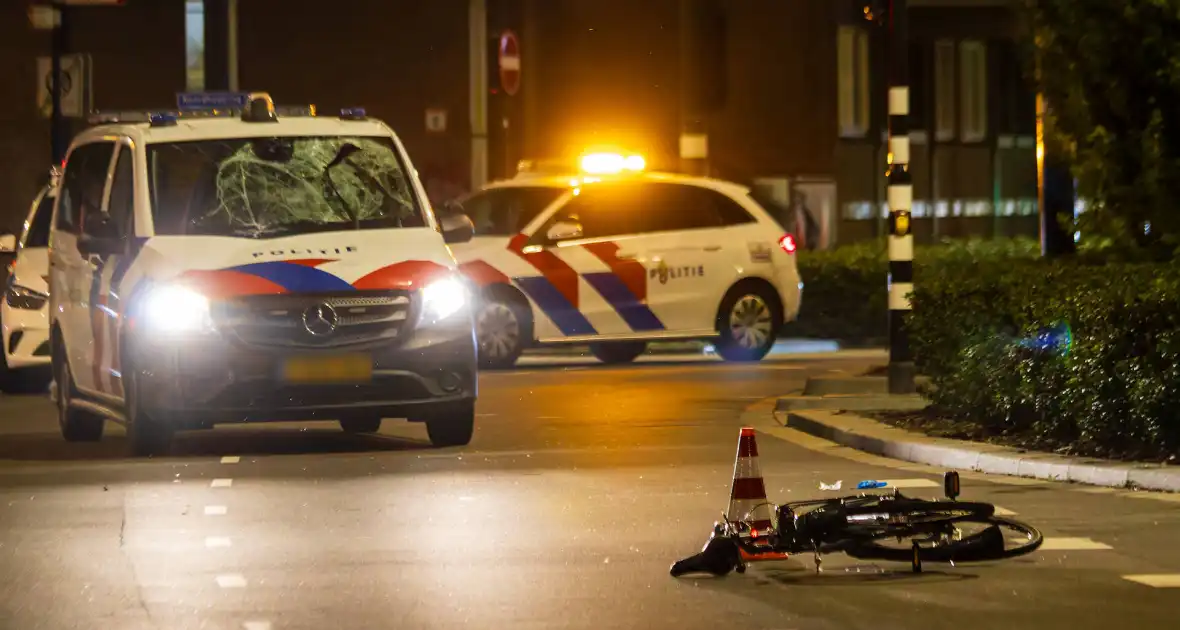 Politie schept fietser tijdens spoedrit - Foto 4
