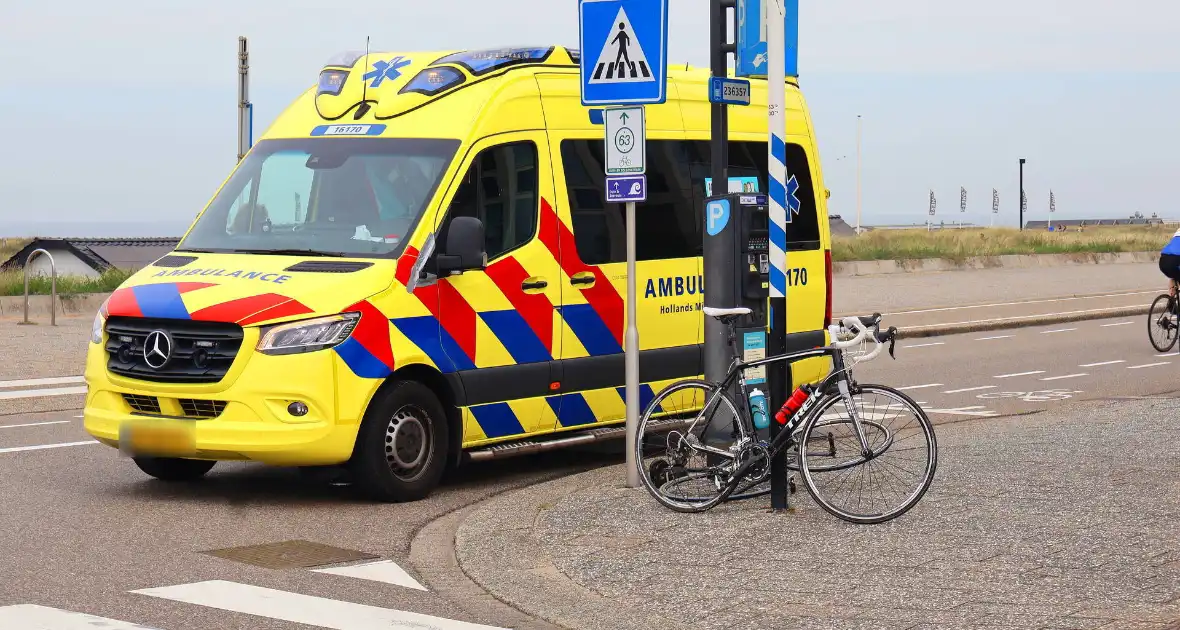 Wielrenners ten val bij ongeval - Foto 3