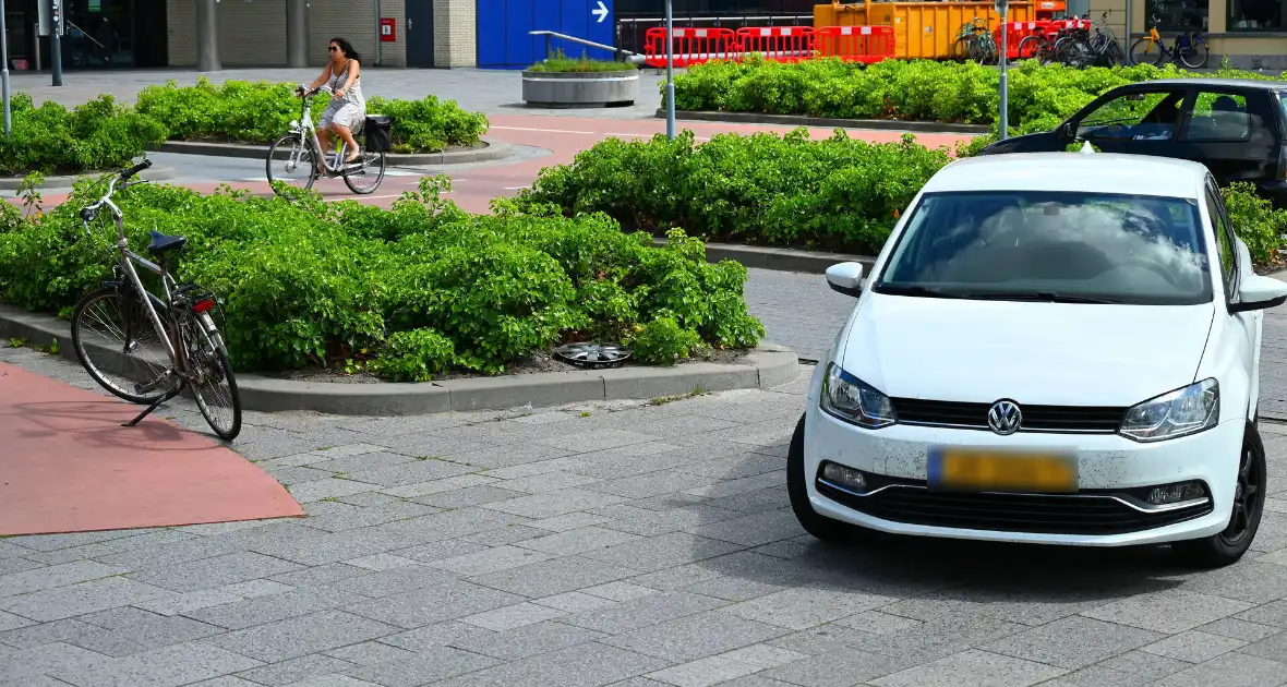 Fietsongeluk op oversteekplaats - Foto 1
