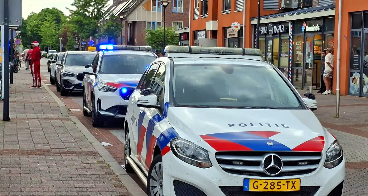 Aanhoudingen en gewonde bij geweldsincident - Foto 3