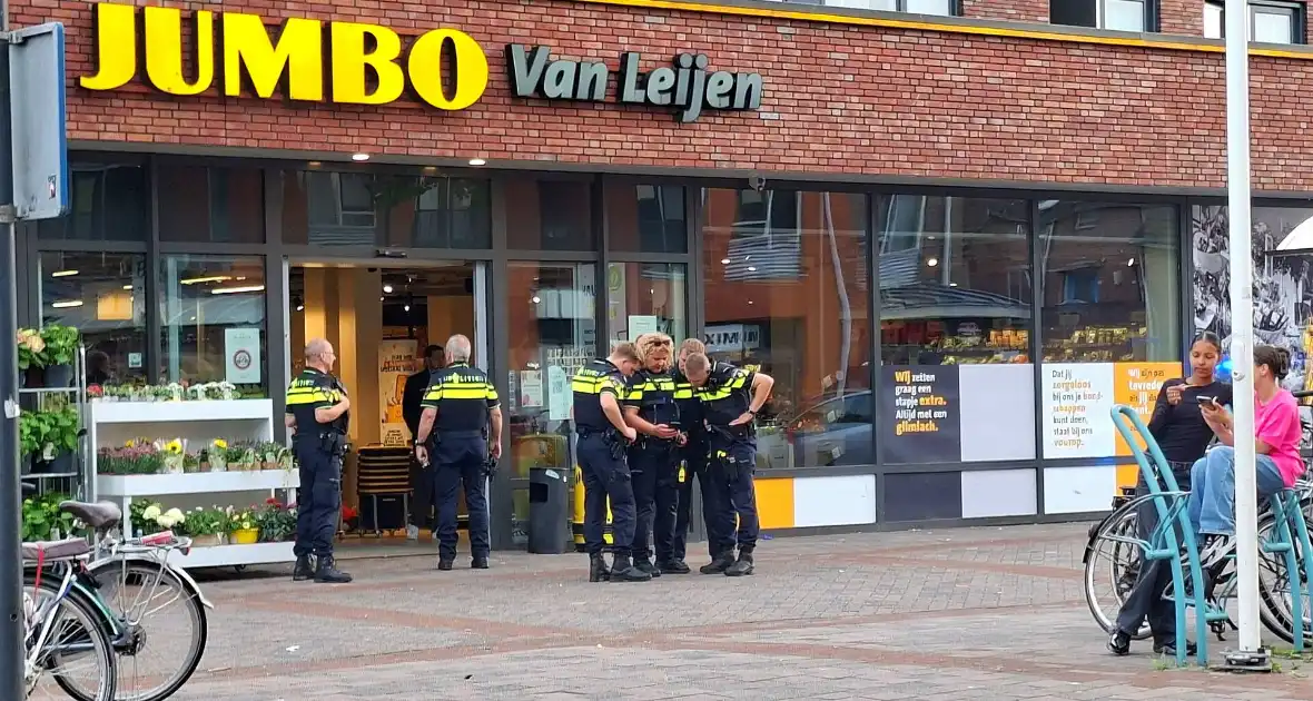 Aanhoudingen en gewonde bij geweldsincident - Foto 5