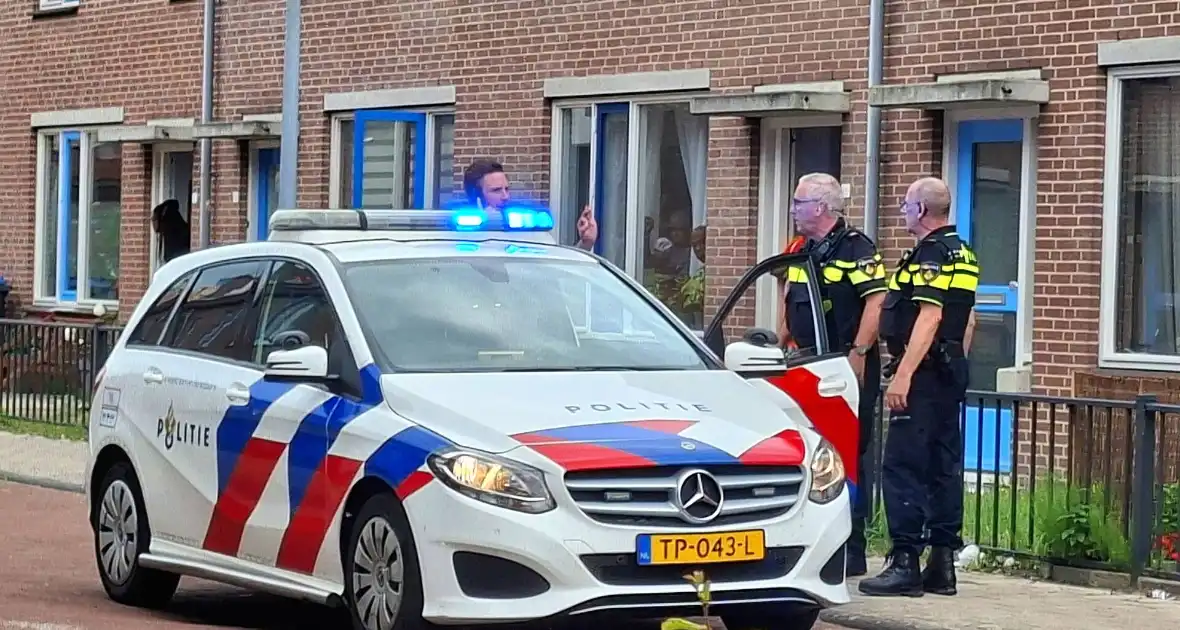 Aanhoudingen en gewonde bij geweldsincident - Foto 9