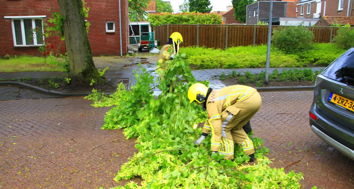 Noodweer zorgt voor meerdere stormschades - Foto 12