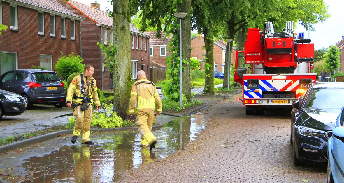 Noodweer zorgt voor meerdere stormschades - Foto 6