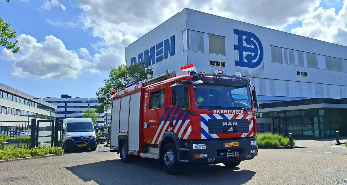 Stoom voor rook aangezien op schip - Foto 1