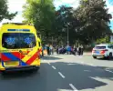Auto en wielrenner botsen op kruising