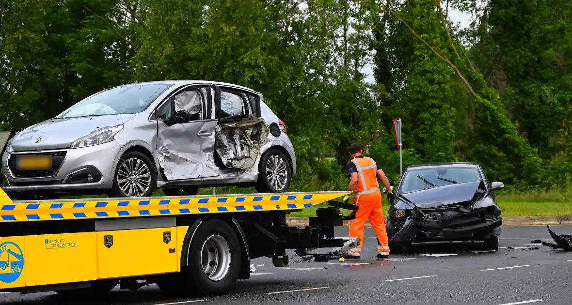 Voorrangsfout oorzaak botsing - Foto 12