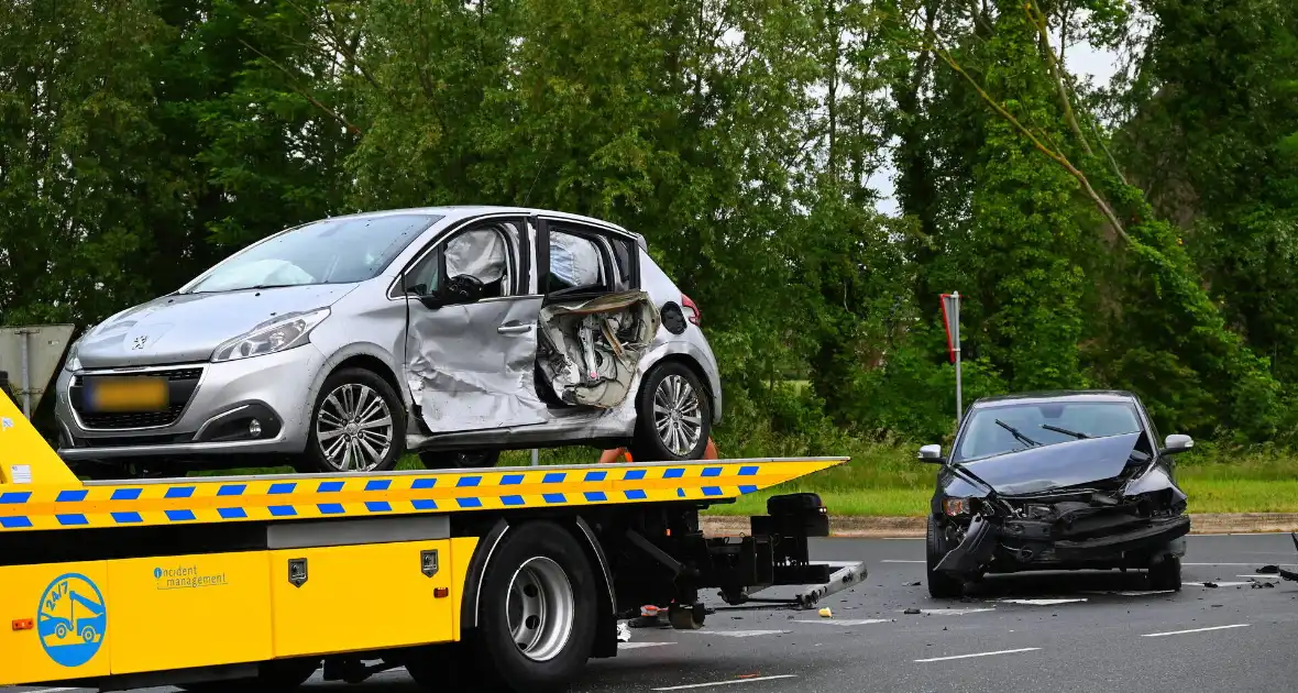 Voorrangsfout oorzaak botsing - Foto 13