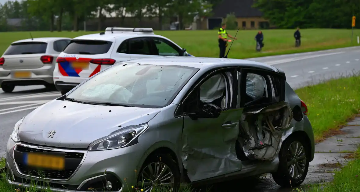 Voorrangsfout oorzaak botsing - Foto 3