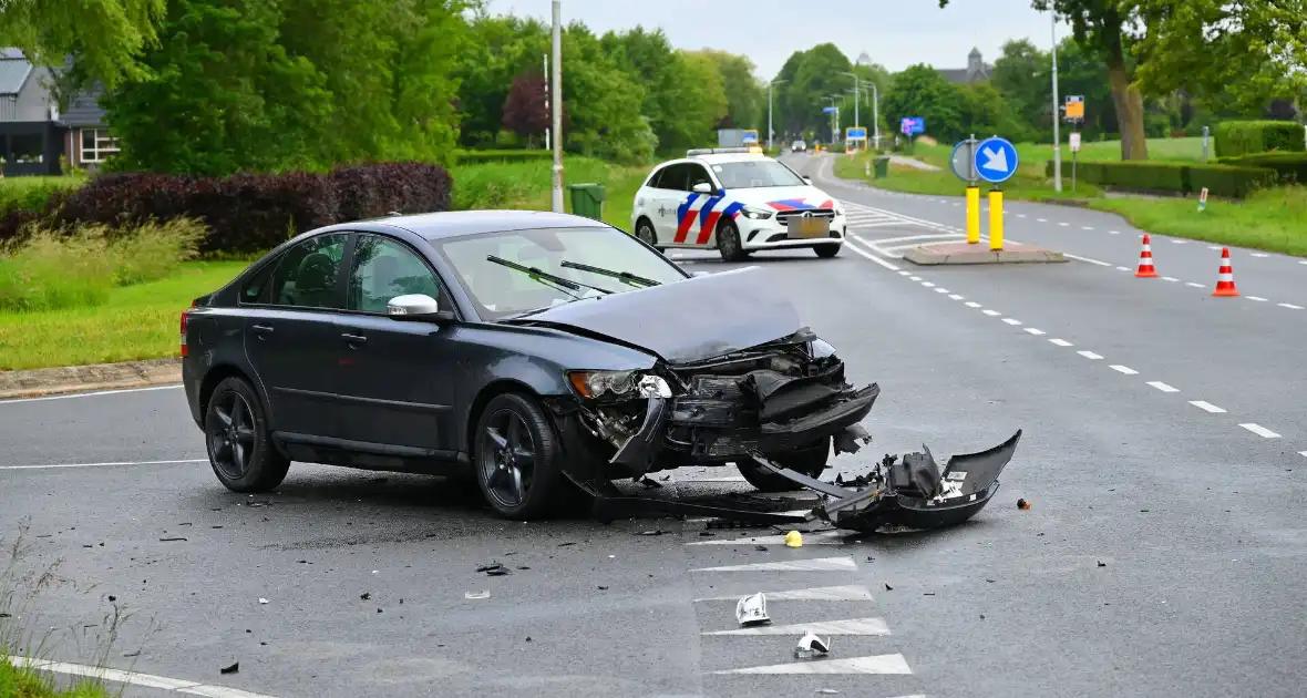 Voorrangsfout oorzaak botsing - Foto 4