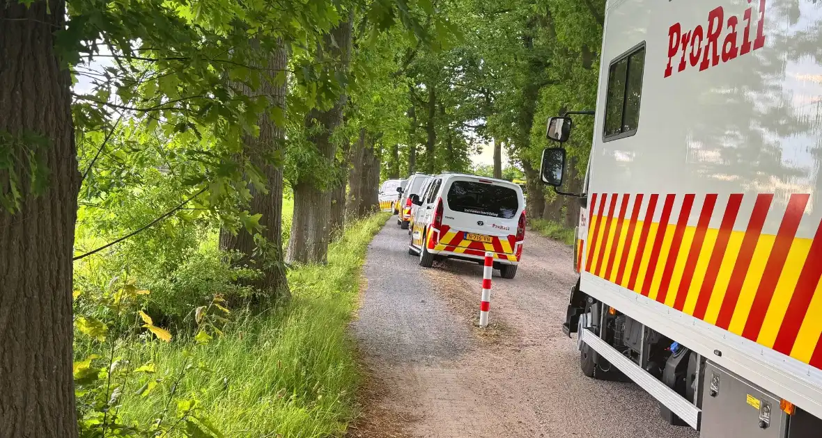 Botsing tussen trein en voertuig - Foto 3