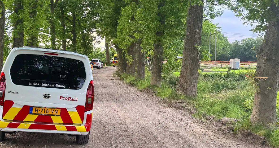 Botsing tussen trein en voertuig - Foto 4