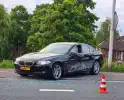 Politieberger sleept auto weg