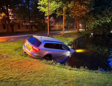 Bestuurder aangehouden bij te water geraakt voertuig