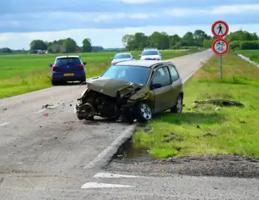 Frontaler botsing veroorzaakt ravage