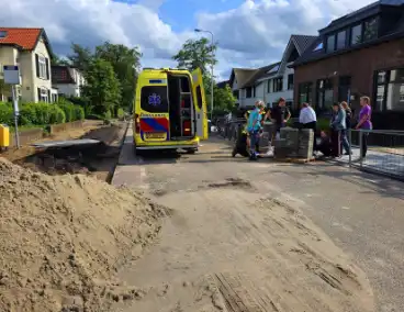 Fietser gewond bij aanrijding met pallet klinkers