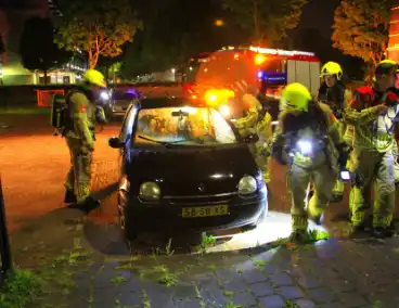 Buurtbewoners starten blussing autobrand