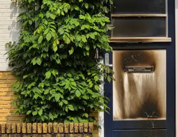 Politie doet onderzoek naar brandstichting bij woning