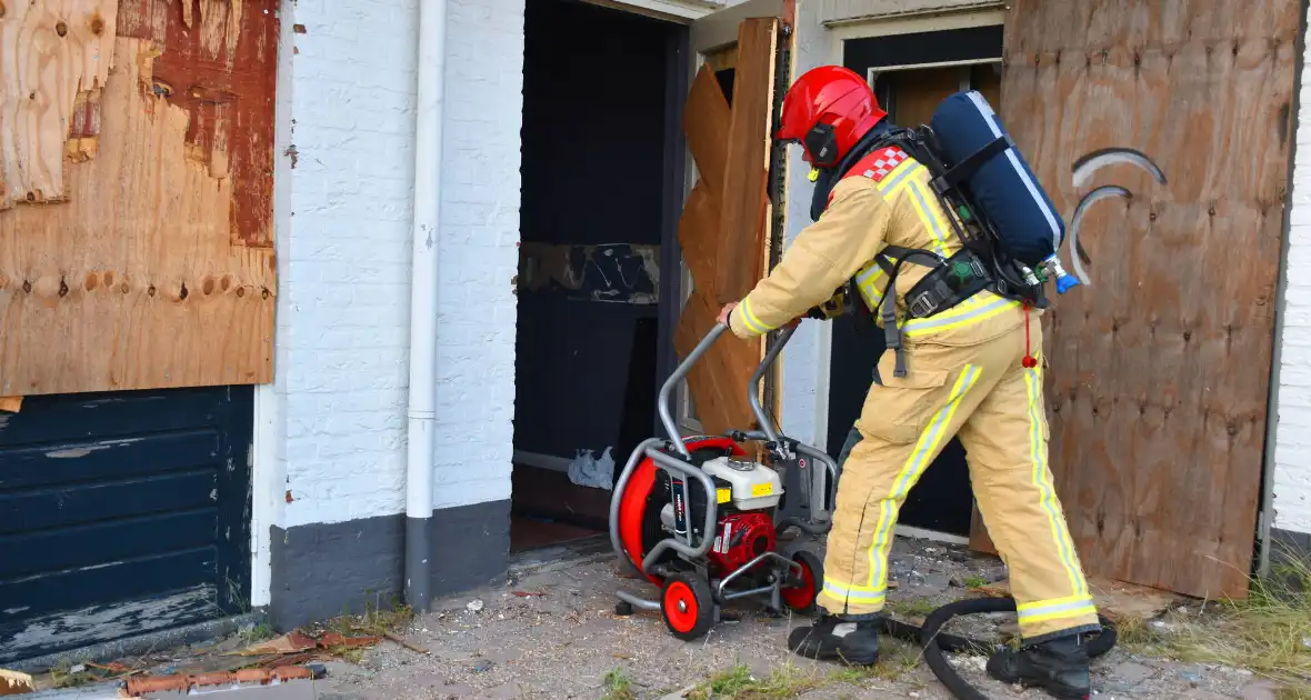 Brandweer blust brand in horecapand - Foto 1