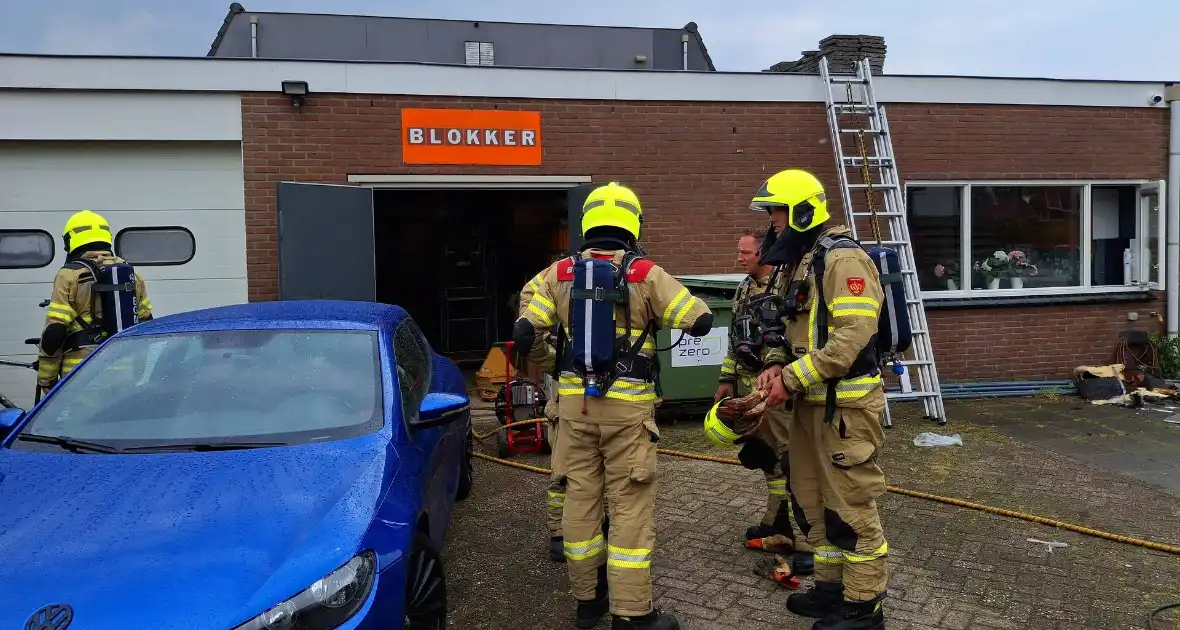 Brand in magazijn van huishoudwinkel - Foto 3