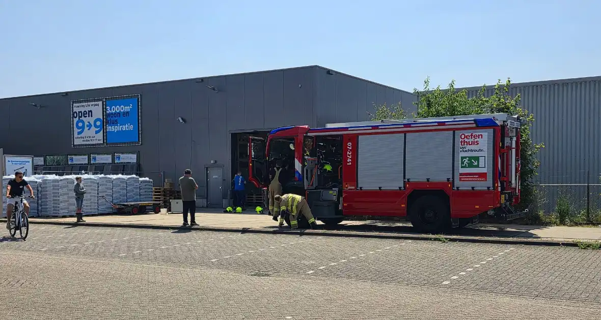 Magazijnbrand snel onder controle - Foto 2