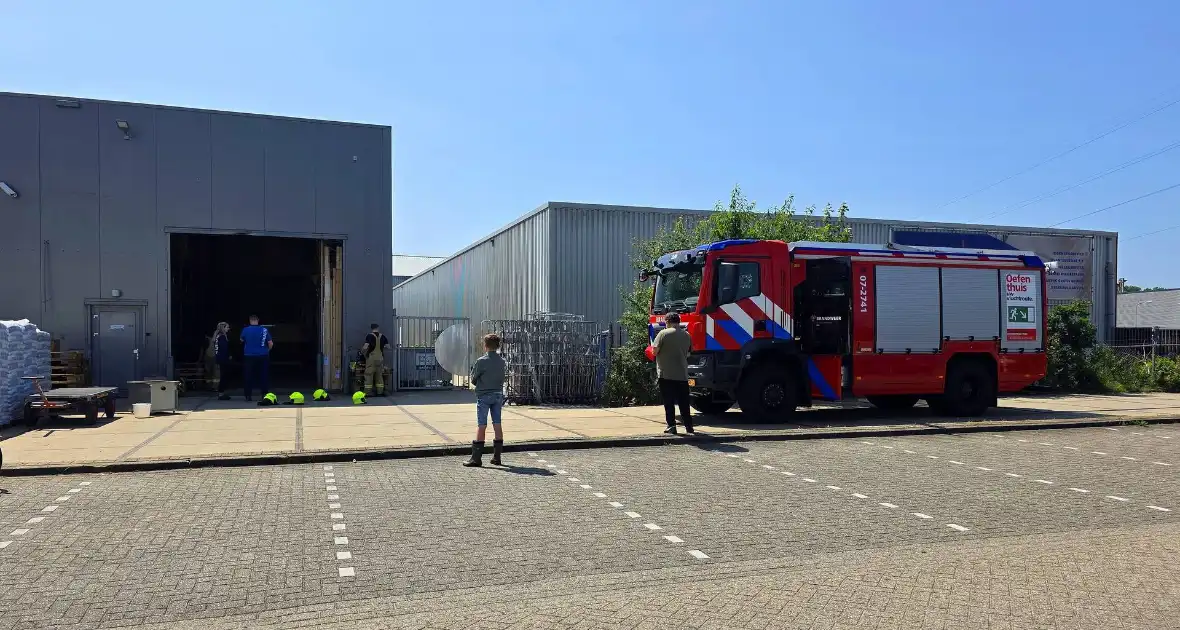 Magazijnbrand snel onder controle - Foto 4