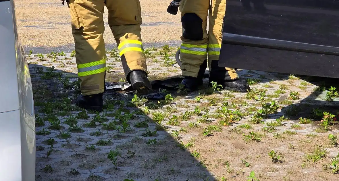 Autobrand door oververhitte powerbank - Foto 4
