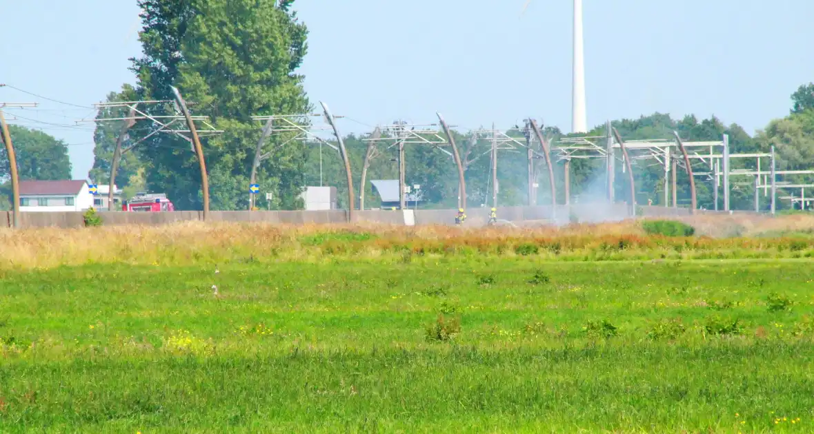 Bermbrand legt treinverkeer stil - Foto 3