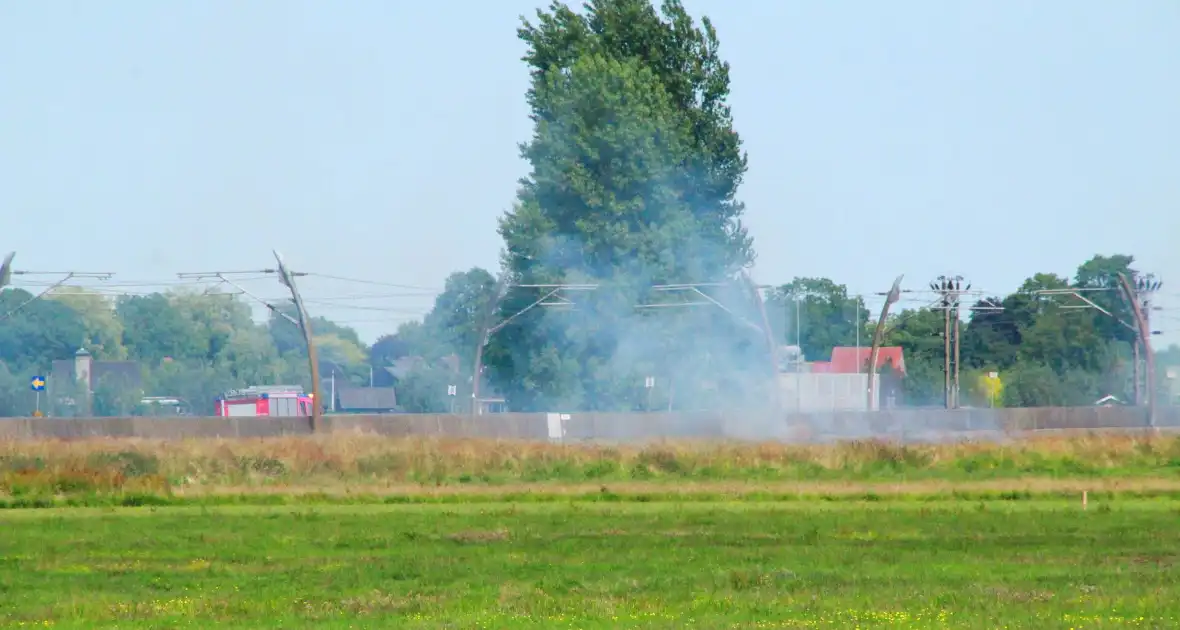 Bermbrand legt treinverkeer stil - Foto 6