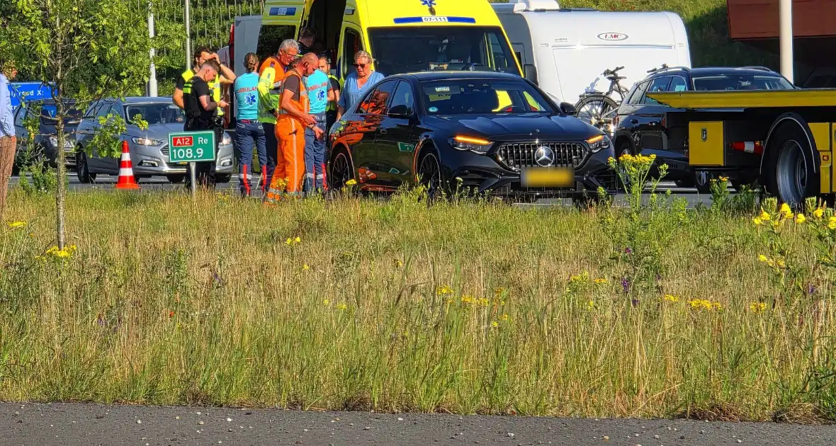 Ongeval met gewonde leidt tot afsluiting rijbaan - Foto 3