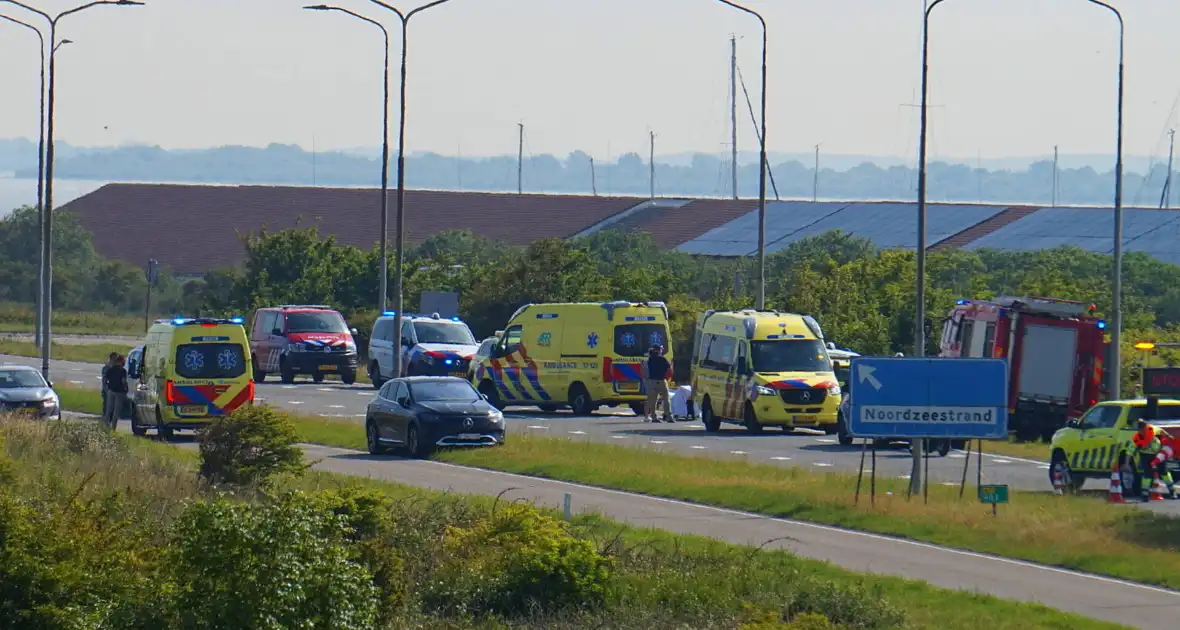Auto belandt in bosjes na ongeval