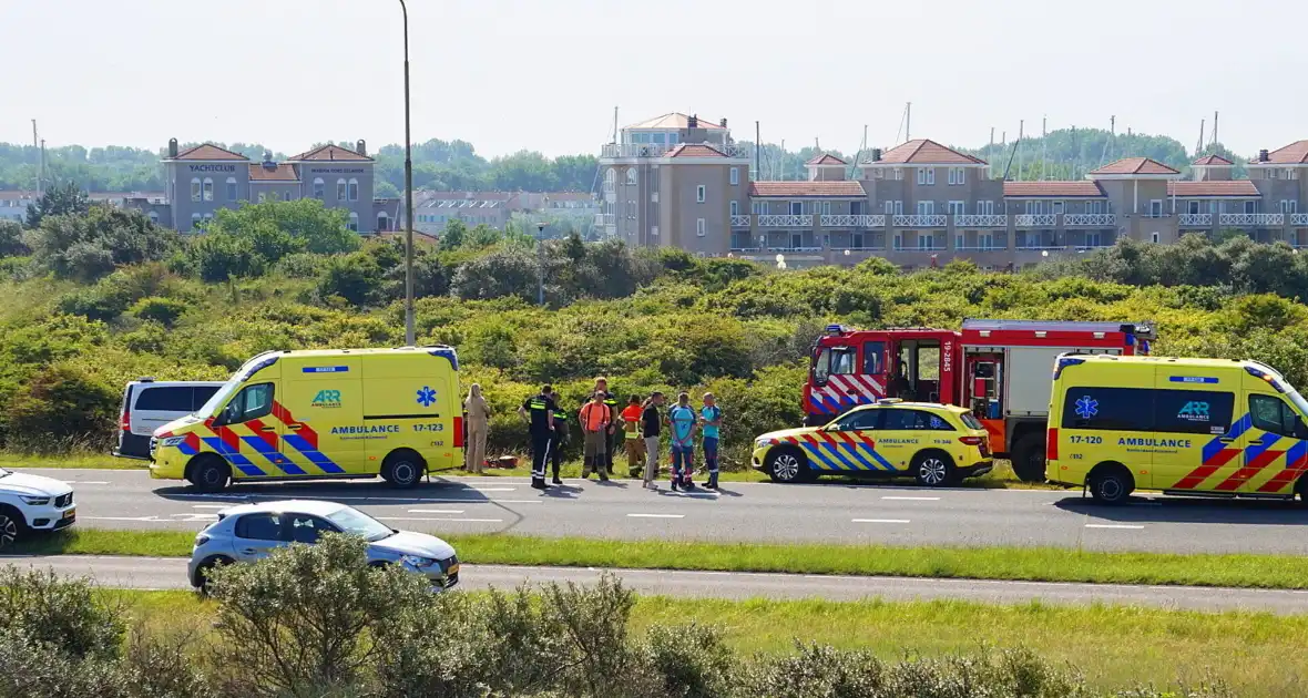 Auto belandt in bosjes na ongeval - Foto 5