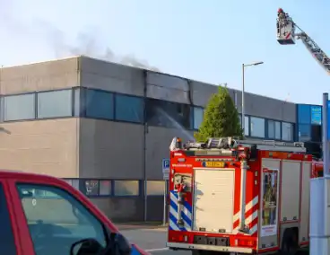 Brand in kantoorpand onder controle