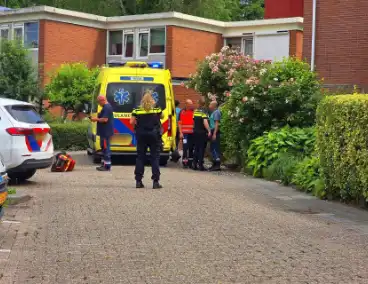 Glazenwasser valt van dakrand