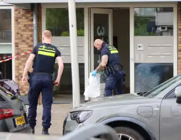 Explosie bij appartementencomplex zorgt voor grote zoekactie