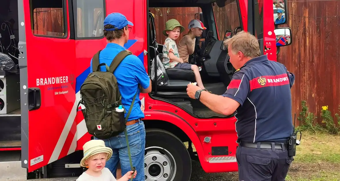 Open dag 30 jaar brandweer Stadspoort druk bezocht - Foto 14