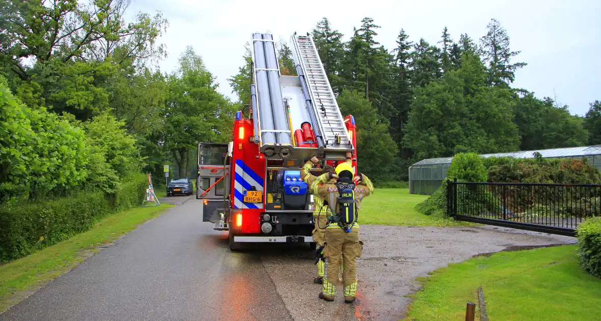 Blikseminslag veroorzaakt grote schade - Foto 3