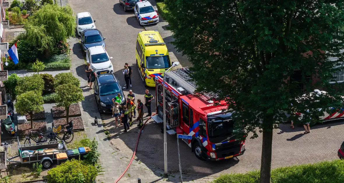 Brand in bijgebouw leidt tot explosies en flinke rookontwikkeling - Foto 11
