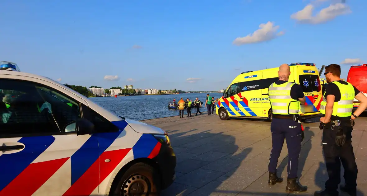 Zoekactie naar persoon te water in de hoofdstad