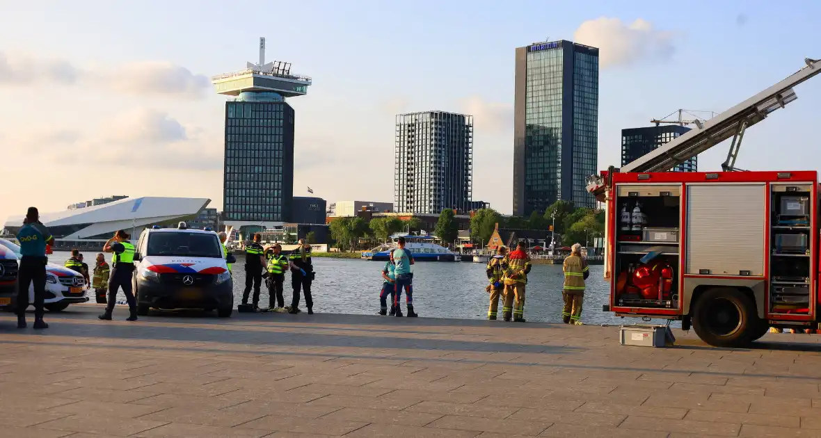 Zoekactie naar persoon te water in de hoofdstad - Foto 11