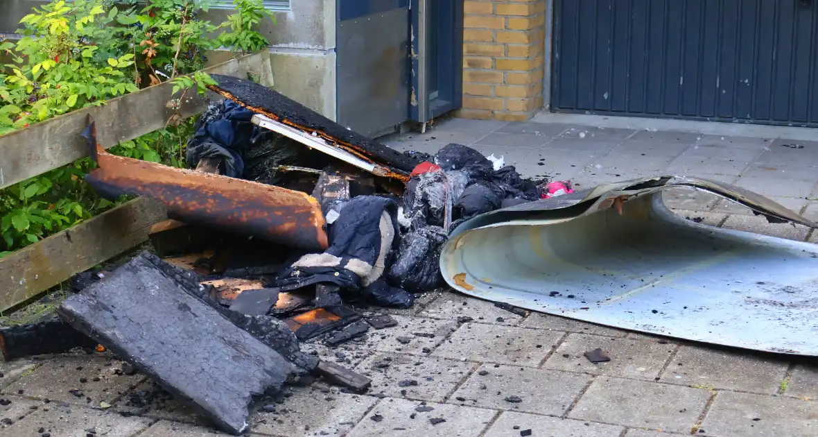 Uitslaande brand leidt tot gewonde - Foto 8