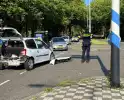 Auto's botsen bij kruising