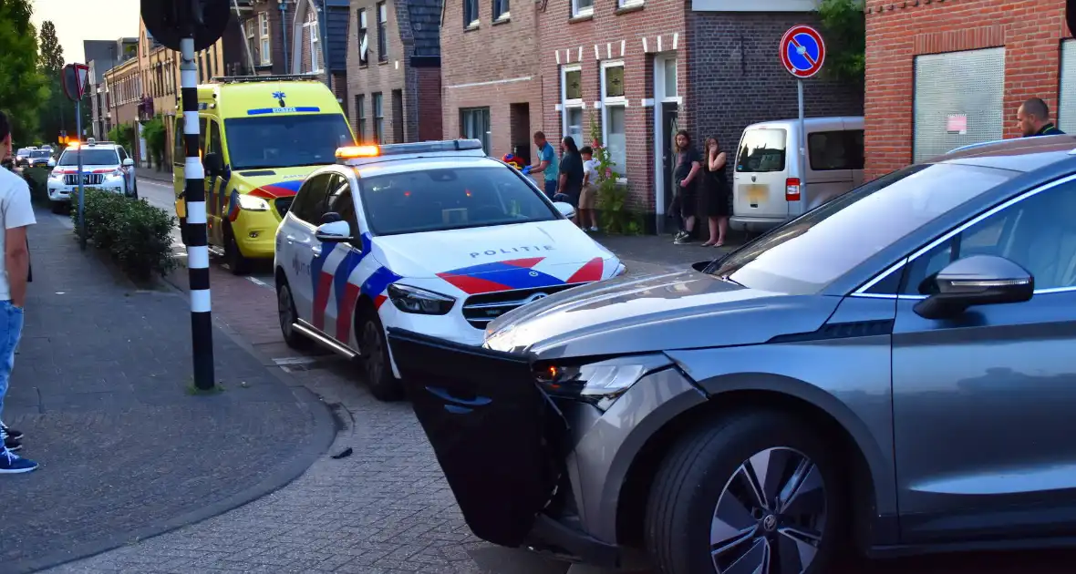 Gewonde bij aanrijding tussen twee personenauto's